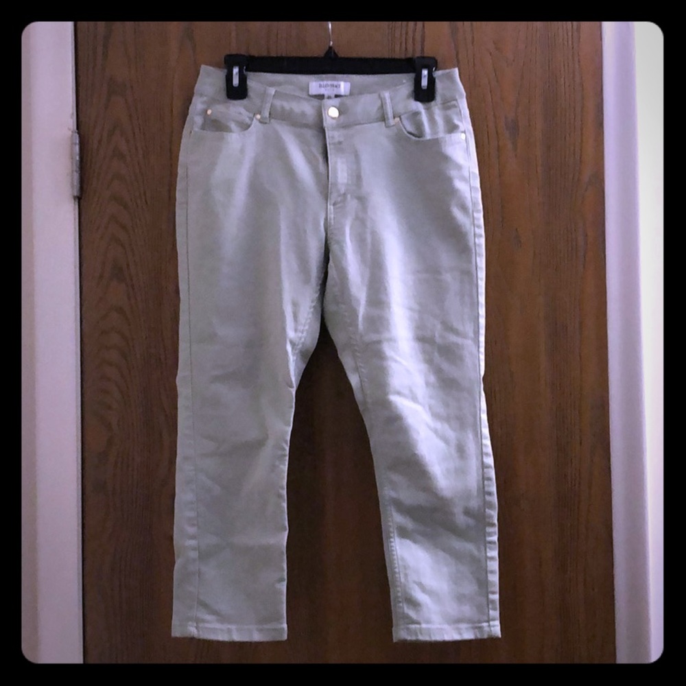 Cropped pants